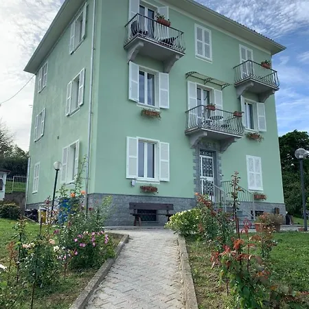 La Casa Al Santuario Дом отдыха *